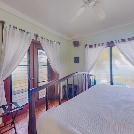 Beachside Villas Gold Standard Certified Placencia Room photo