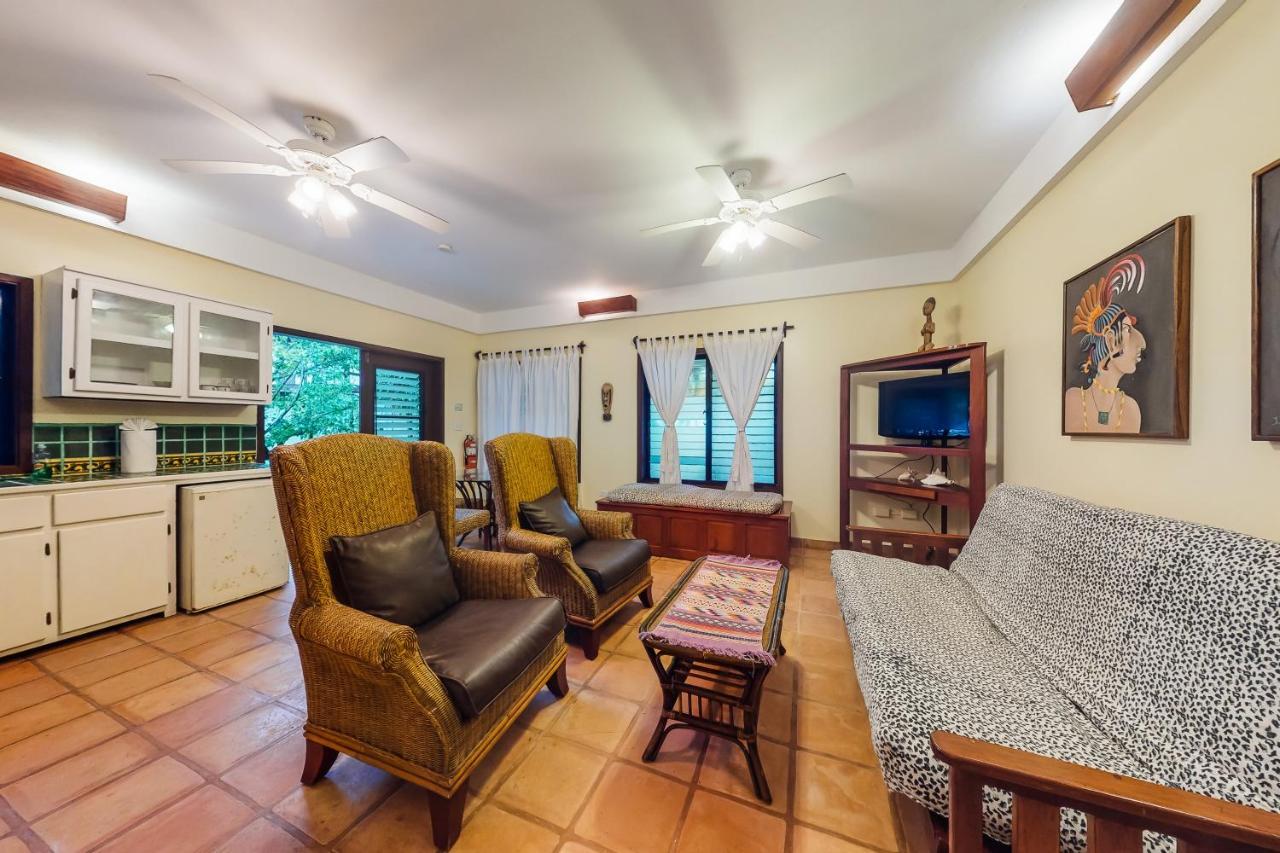 Beachside Villas Gold Standard Certified Placencia Exterior photo